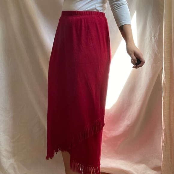 Beautiful Red Fringe Detail Skirt - Picture 10 of 10